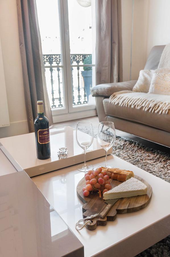 Two Bedroom Luxury Apartment - Balcony With View Of Notre Dame パリ エクステリア 写真